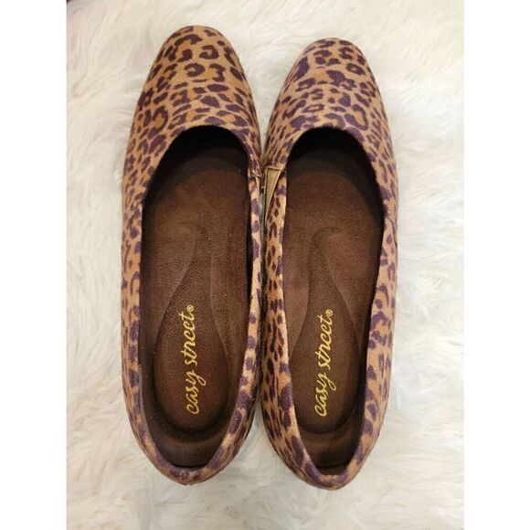 Easy Street Sz 8.5 Super Suede Leopard Peace Comfort Pumps 1 Inch Heel New in Bo - Picture 5 of 10